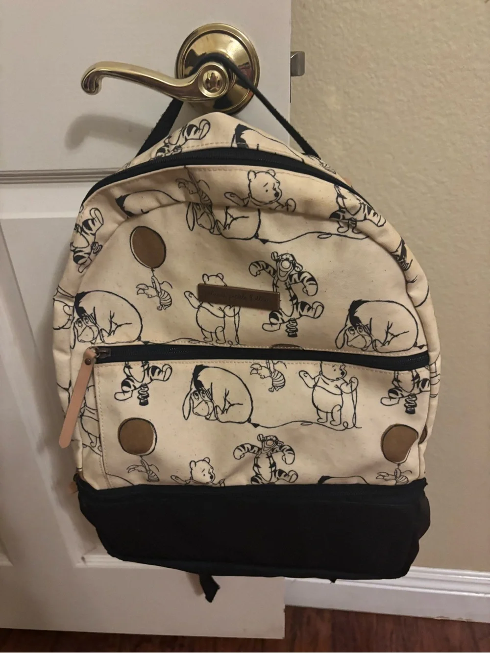 Petunia Pickle Bottom – District Backpack Diaper Bag Winnie the Pooh insulated